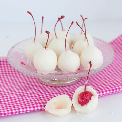 Вишня в белом шоколаде, 100г