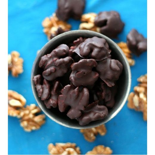 Грецкий орех в темном шоколаде, 100 г
