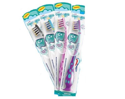 Aquafresh зубная щетка большие зубки от 6 лет и старше