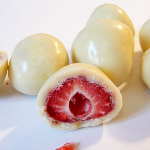 Клубника в белом шоколаде, 100 г